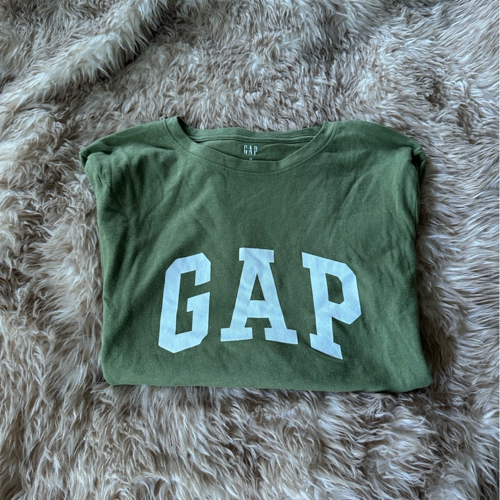 GAP T-Shirt